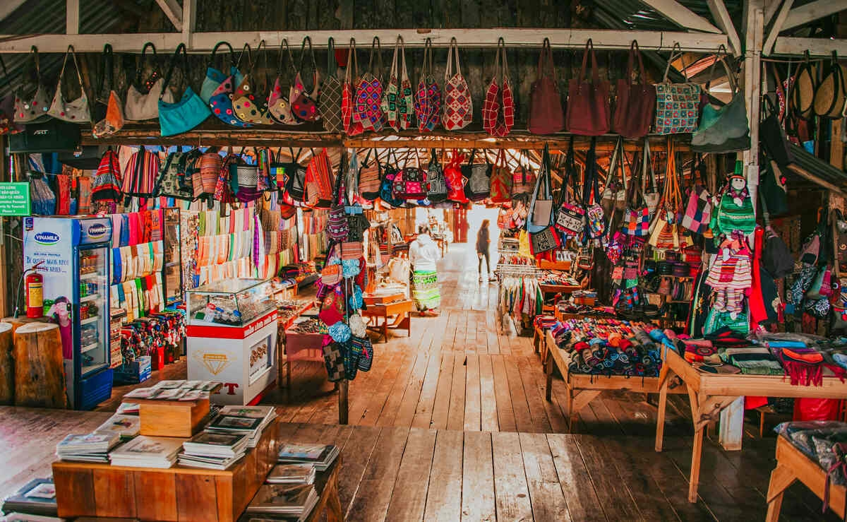 10 best thrift stores in JB for vintage & pre-loved collectibles