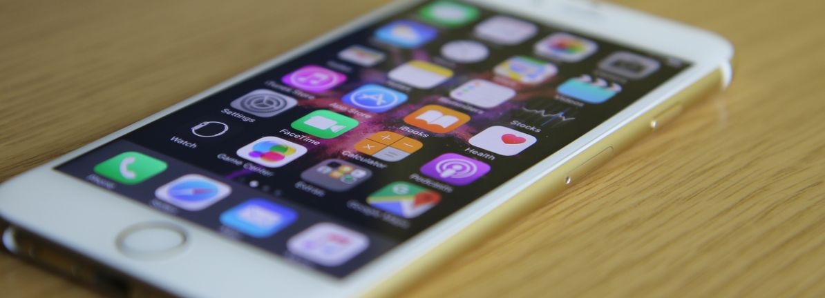 Apple (NasdaqGS:AAPL) Sees 10% Price Dip Despite Launch Of MacBook Air With M4 Chip