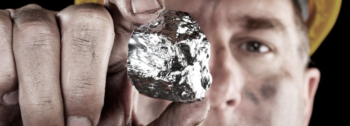 Has Hochschild Mining plc's (LON:HOC) Impressive Stock Performance Got Anything to Do With Its Fundamentals?