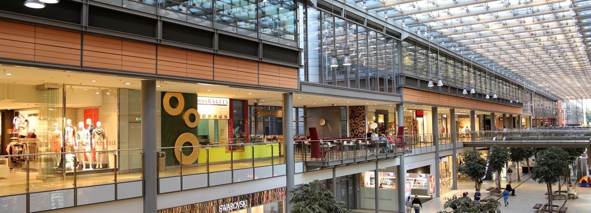 Under The Bonnet, Parkson Retail Asia's (SGX:O9E) Returns Look Impressive