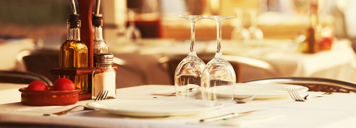 Here's What To Make Of Restaurant Brands International Limited Partnership's (TSE:QSP.UN) Decelerating Rates Of Return
