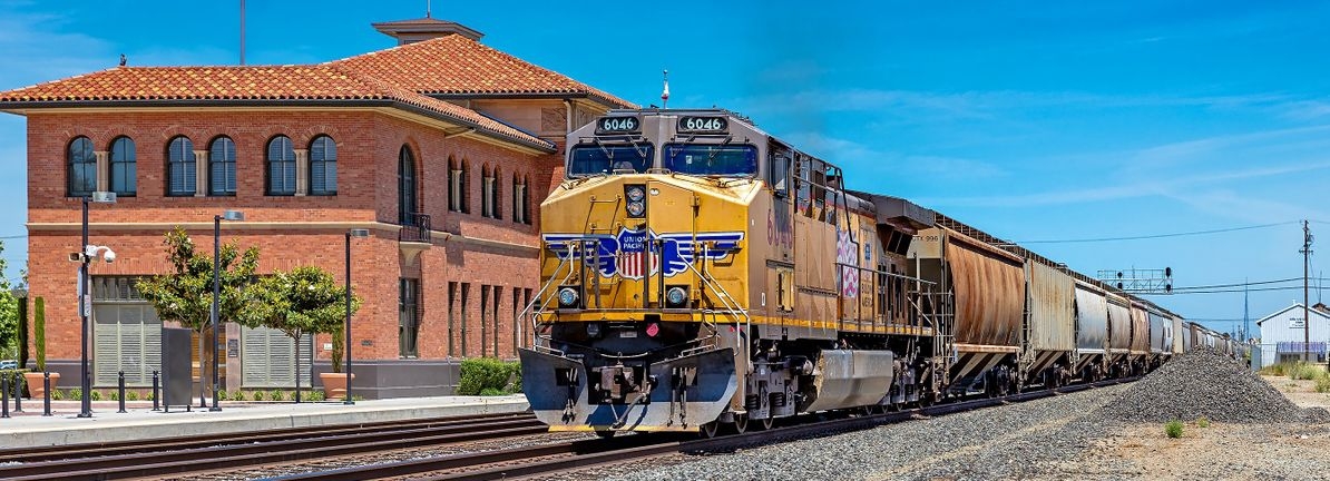 Union Pacific (NYSE:UNP) Faces Shareholder Activism Amid Governance Changes