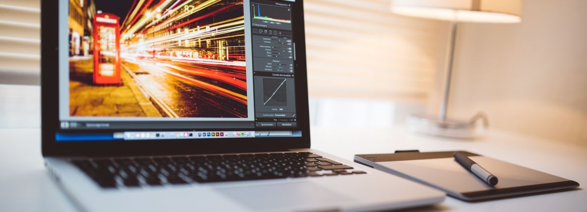 Adobe (NasdaqGS:ADBE) Unveils AI Innovations in Video Editing Amid 5% Share Price Dip