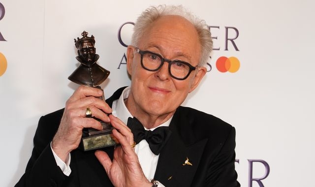 Olivier Awards: US actor says 'special relationship firmly intact' despite Trump's tariffs