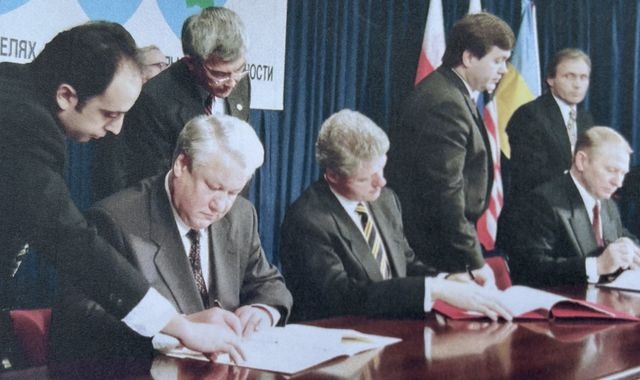 Ukrainian diplomat involved in 90s nuclear deal with Russia warns Trump about 'very big mistake' with Putin