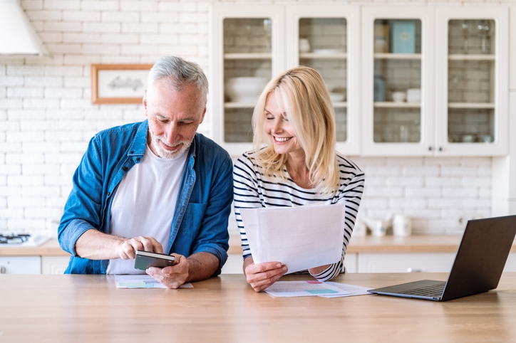 I Have $500k in a Roth IRA and Will Receive $3,000 Monthly From Social Security. Can I Retire at 70?