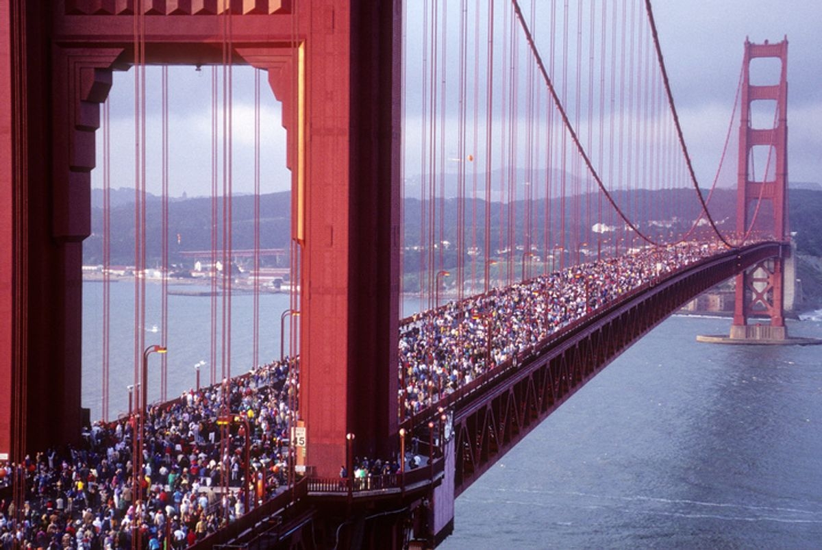 Fact Check: No, images don't show thousands flooding Golden Gate Bridge for 2025 'No Kings' march