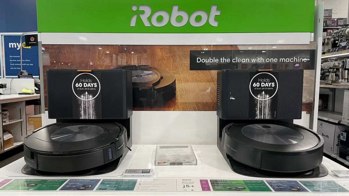 Fact Check: Yes, photos taken by Roomba robot vacuums made their way online in 2020