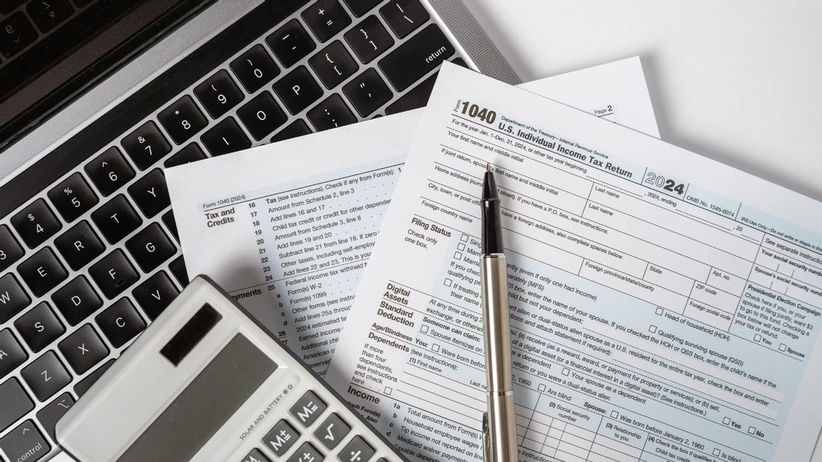 Many Americans qualify to file federal taxes for free online. Here's how