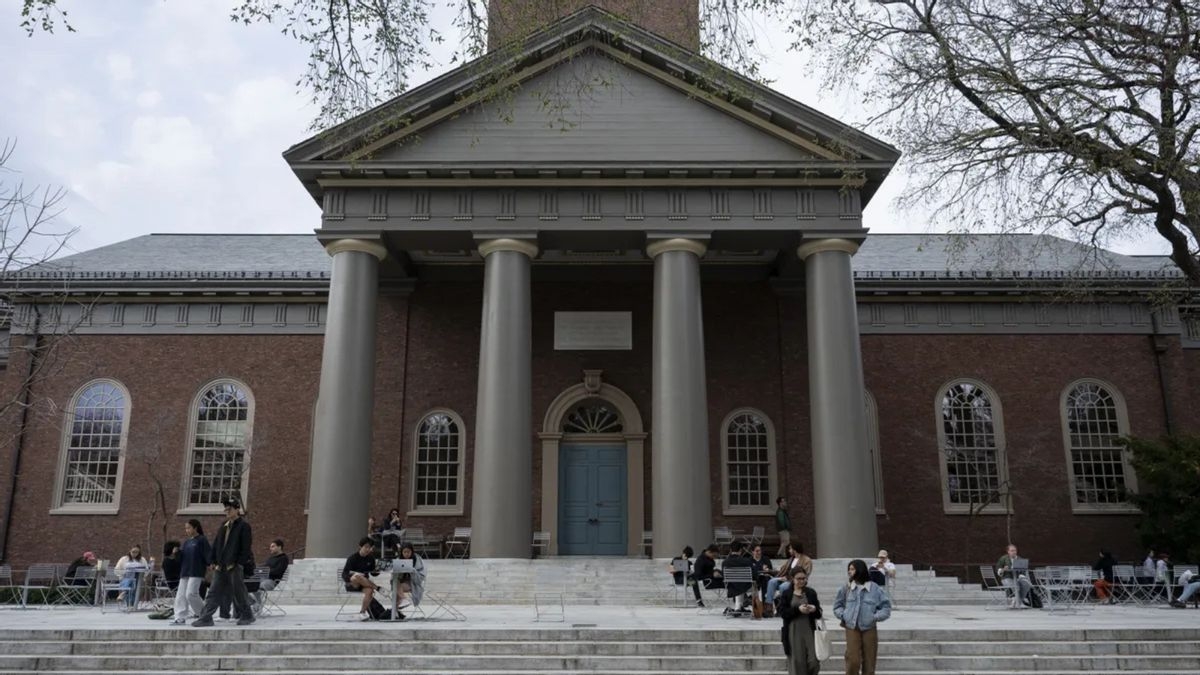Fact Check: Clarifying claims surrounding Harvard's free Constitution course