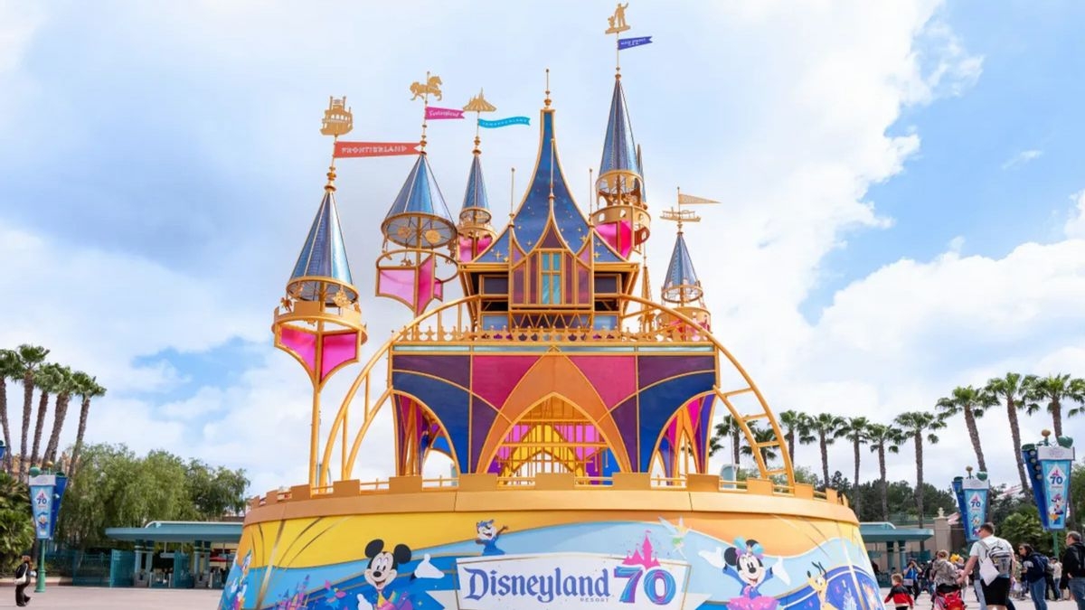 Fact Check: No, Disneyland isn't moving from California to Texas