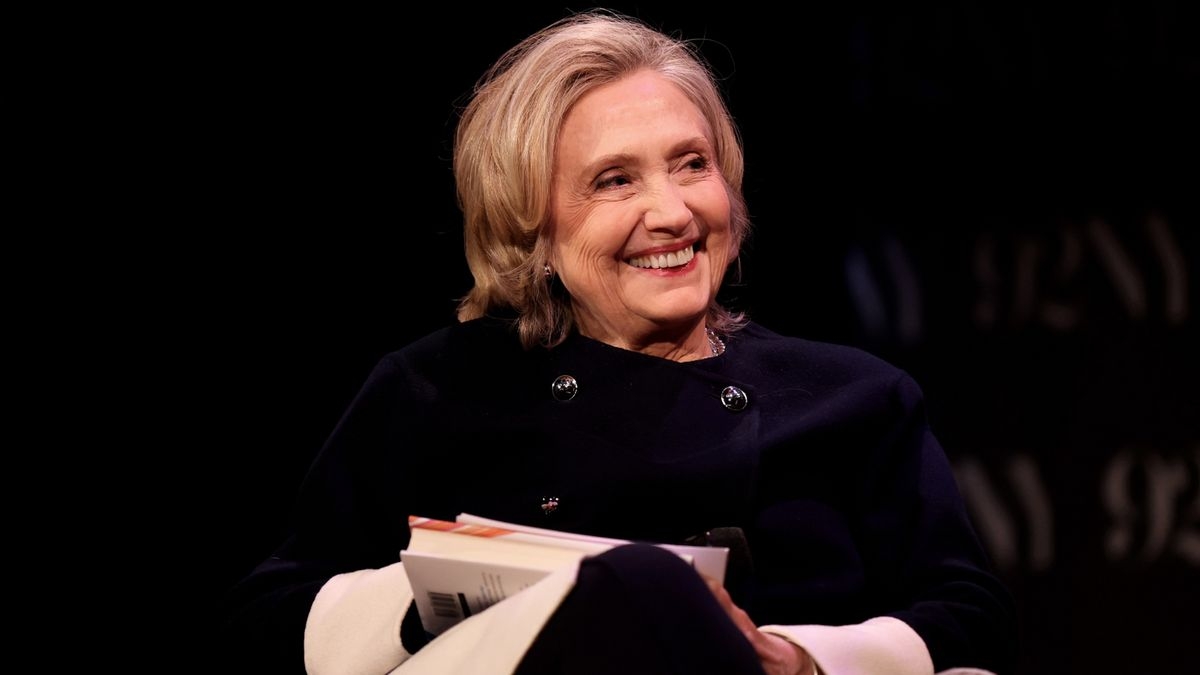 Fact Check: Photo allegedly showing 1963 JFK letter about arresting Hillary Clinton is fake