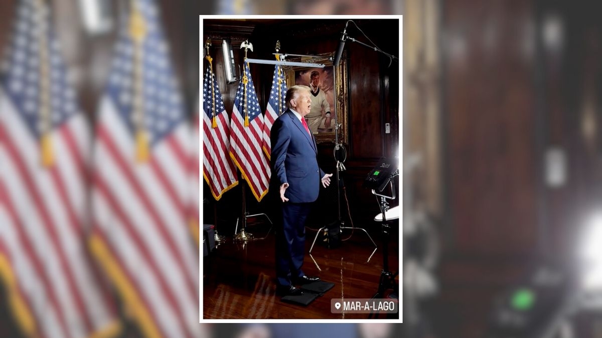 Image allegedly shows Trump using 'toe pads' to stop himself from falling. Here's context