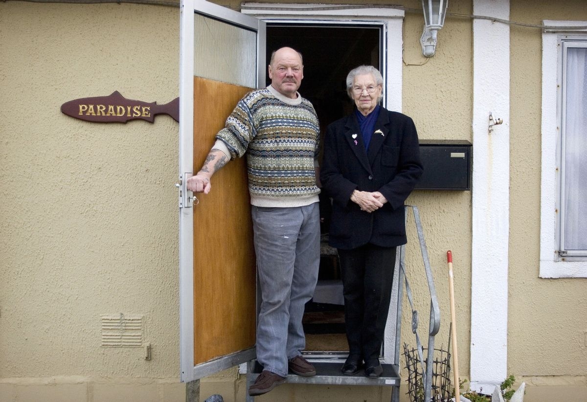 Fact Check: Posts claim 92-year-old Scottish woman refused to sell her property to Donald Trump. Here's the truth