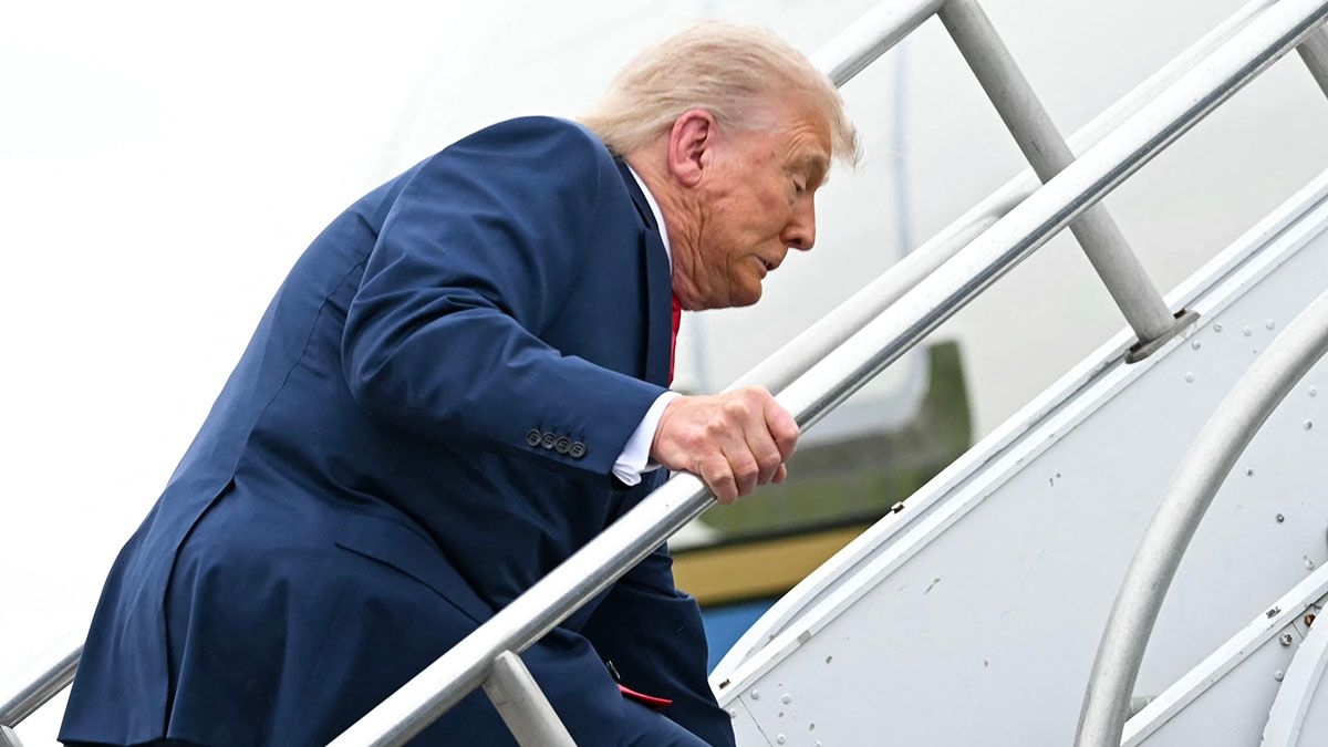 Fact Check: Yes, video shows Trump stumbling up steps to Air Force One