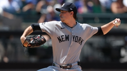 Yankees snap losing streak, hold on for 6-4 win over Mets in Subway Series finale