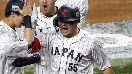 Mets' David Stearns in Japan for slugger Munetaka Murakami's game