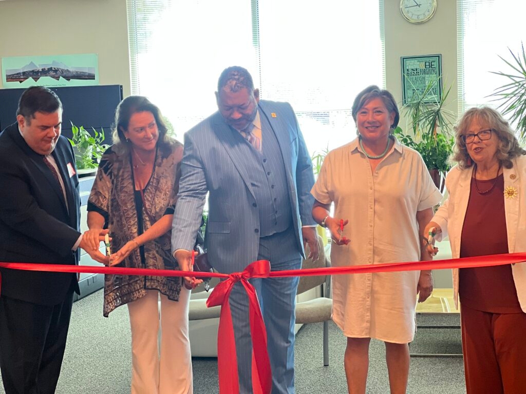 ‘A good place to work': Westside ABQ lawmakers open offices, part of modernization push