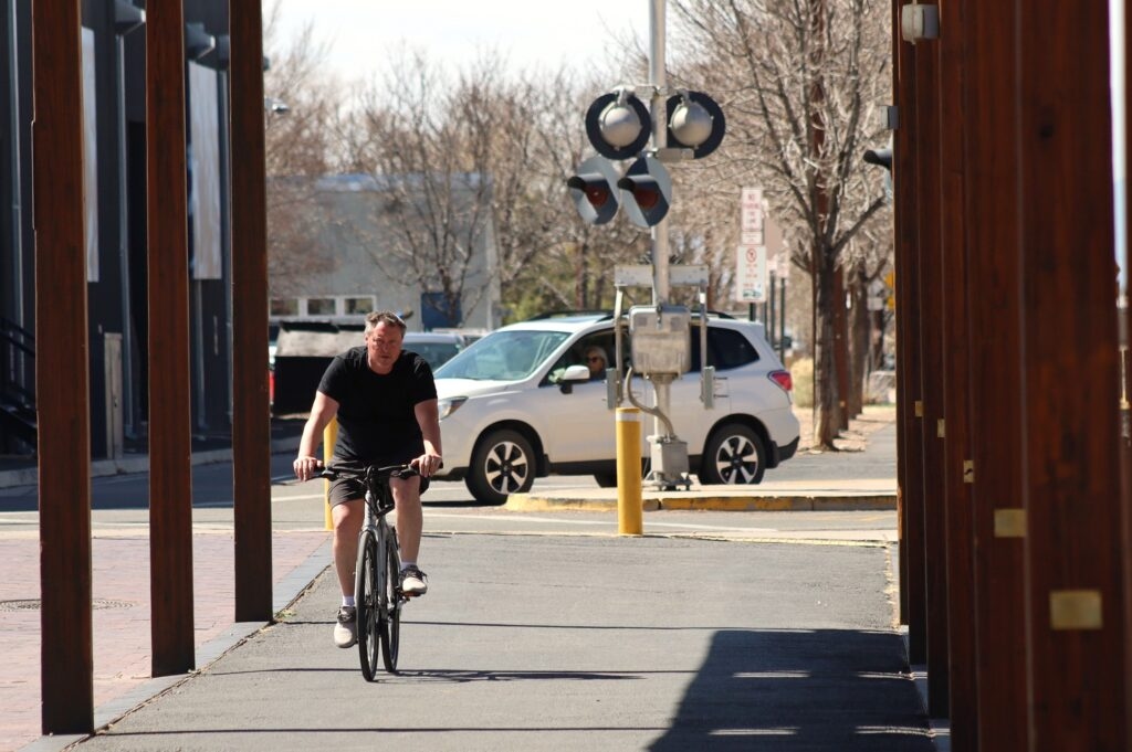 New Mexico to allow cyclists to roll through stop signs