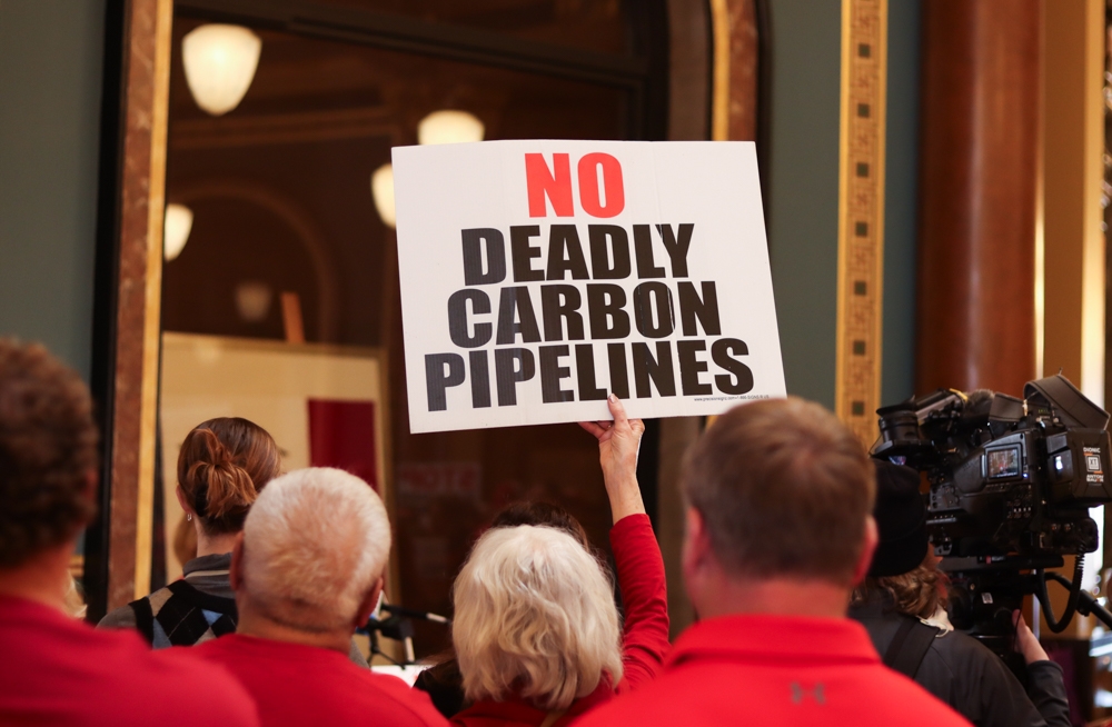 Iowa House votes to ban eminent domain for CO2 pipelines