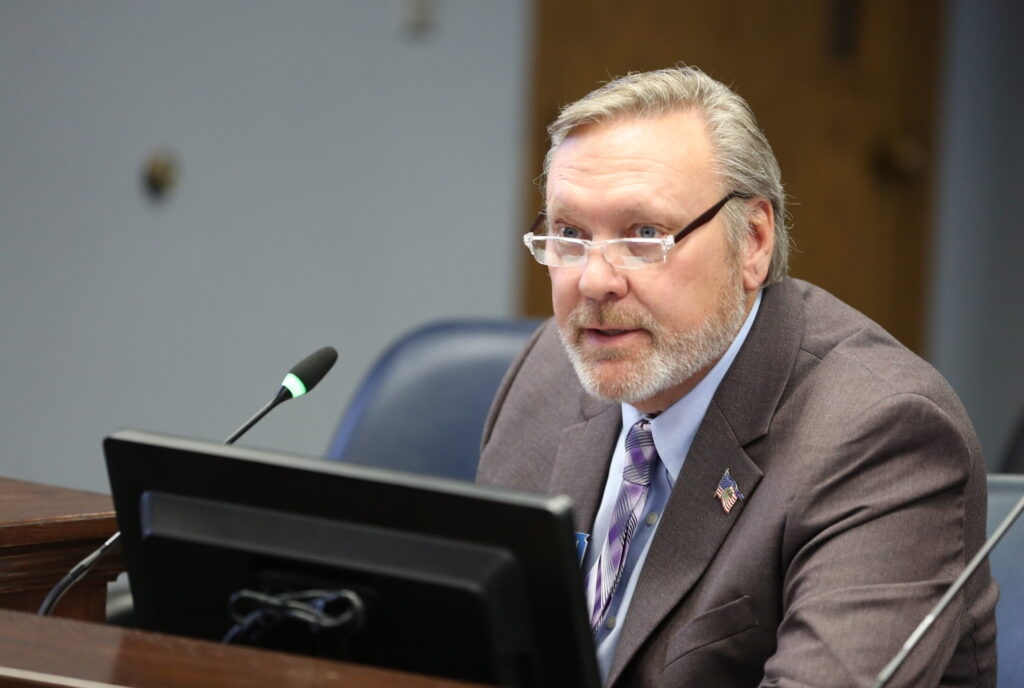 South Dakota Senate revives bill to expand powers for state auditor