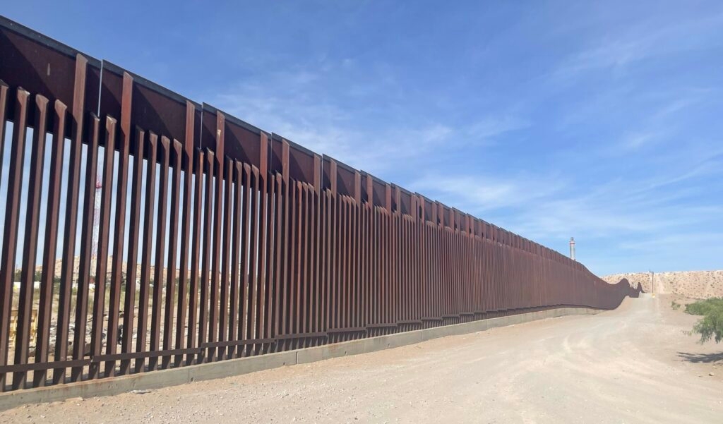 Governor, attorney general visit the border and seek a bigger immigration enforcement role