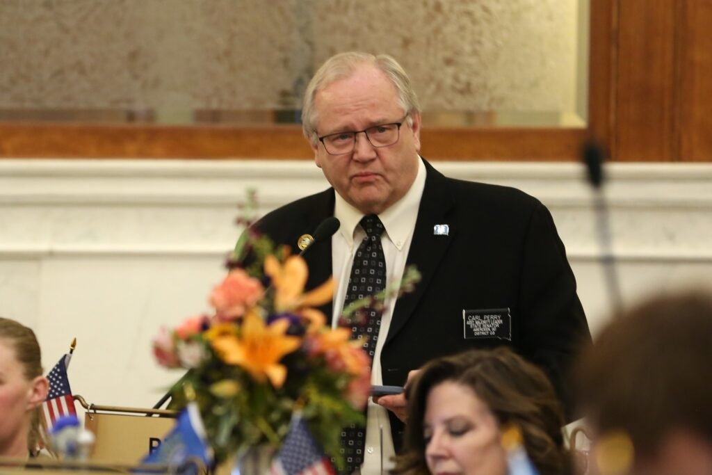 State Senate panel foresees easy path for bill to protect Uber, Lyft from product liability lawsuits