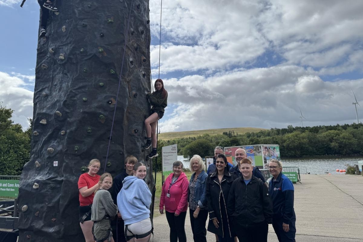 'Unsung heroes': MS praises work of young carers