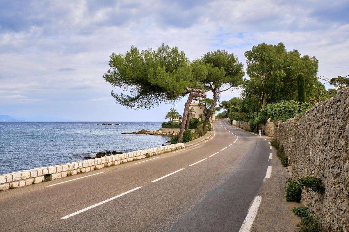 Welsh drivers admit to holiday mistakes in new survey