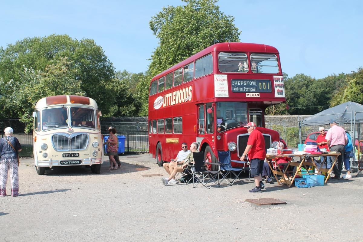 IN PICTURES: Hundreds of classic cars on display at popular car show at racecourse