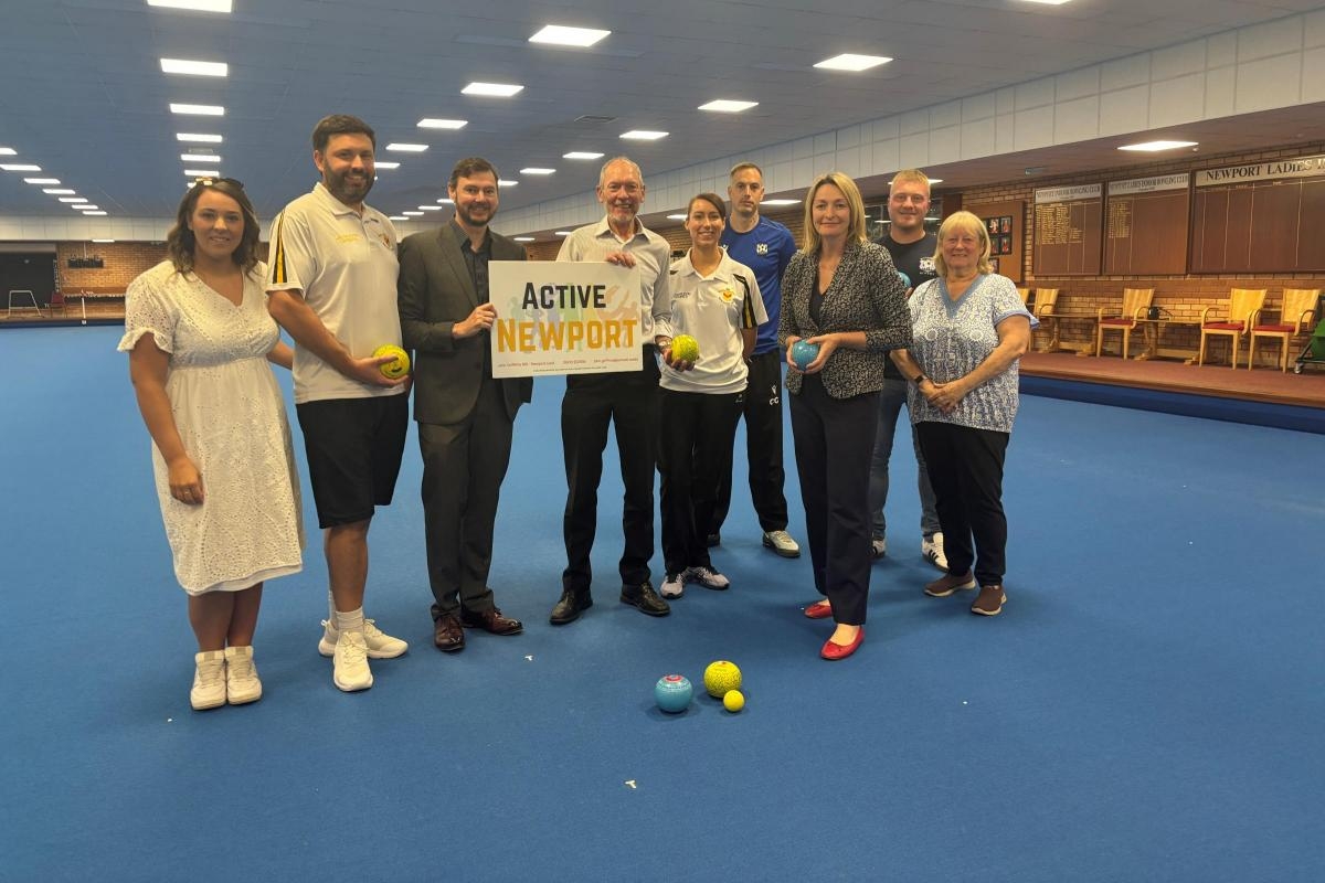 Politicians enjoy a taster session at local bowls club