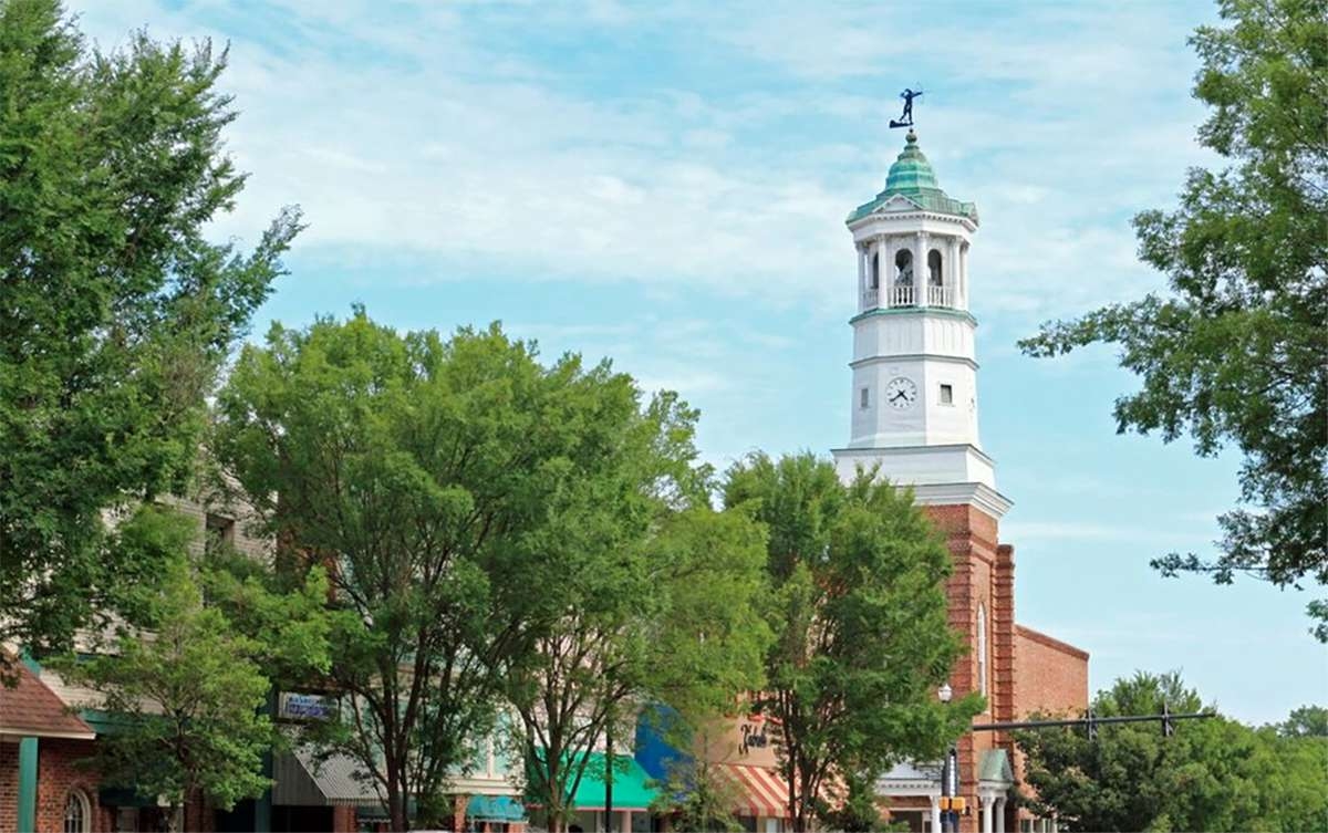 This Storybook Town Is In The Heart Of South Carolina's Horse Country—And It's Full Of History