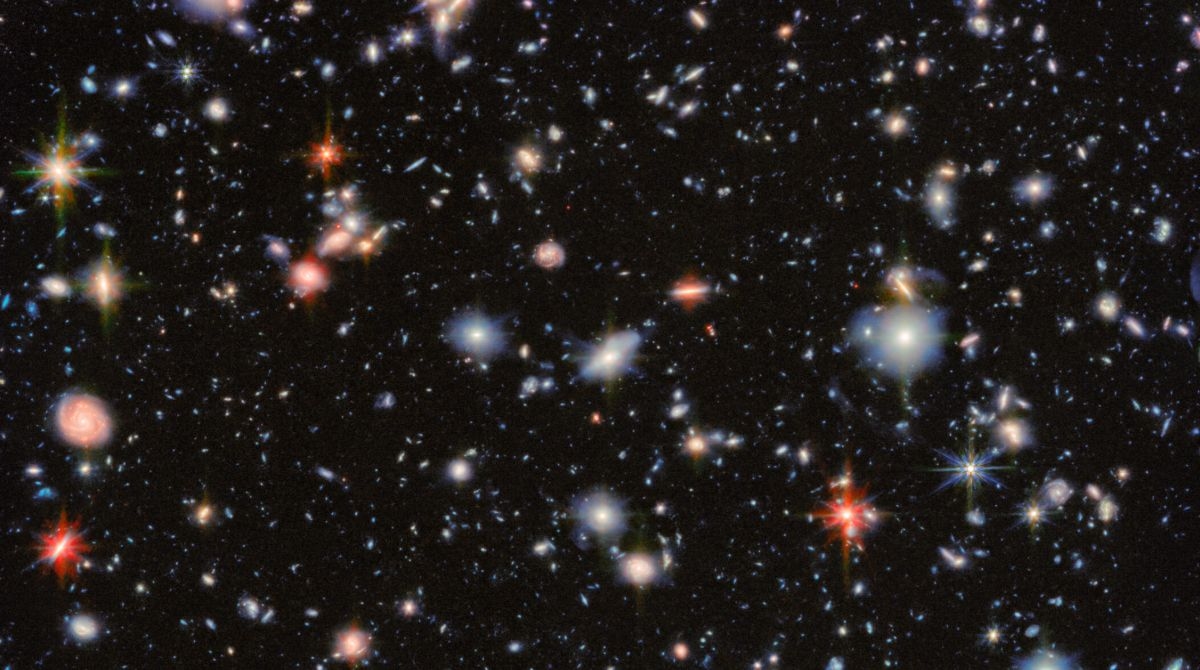 James Webb Space Telescope revisits a classic Hubble image of over 2,500 galaxies
