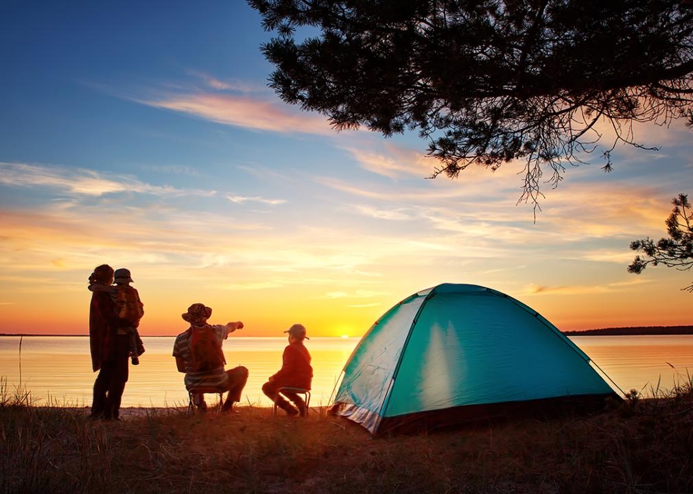 5 ways to take an affordable family vacation this summer
