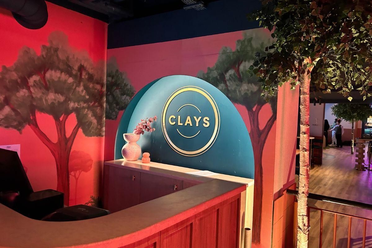 I tried a new VR clay pigeon shooting bar experience and had a blast