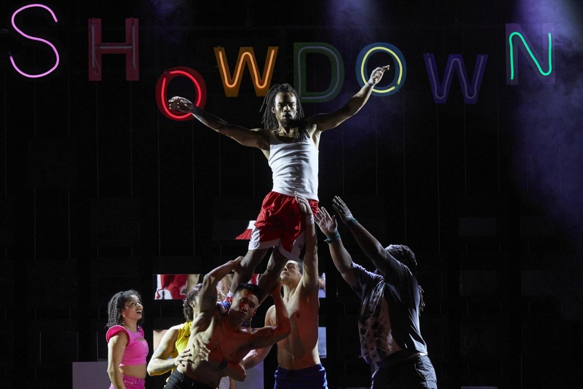 Acrobat battle comes to Gloucestershire in satirical circus spectacle