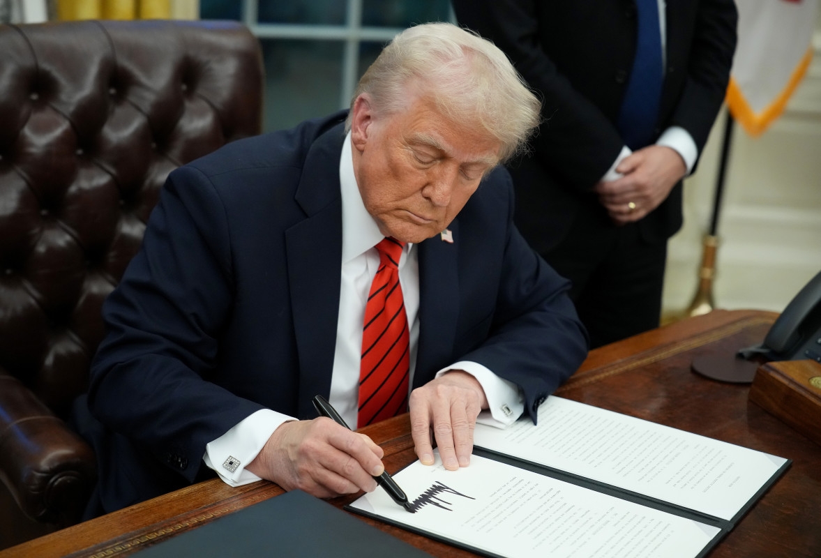 Donald Trump on Plastic Straws: 'They Don't Affect Sharks'