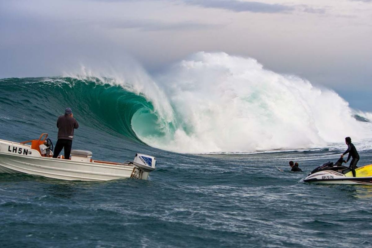 'Scary Stuff': Watch Live from Massive Cape Solander