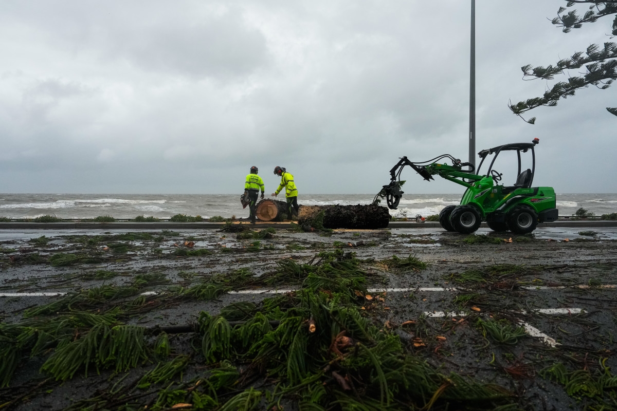 Photos: Tropical Storm Wrecks Havoc on Australian Beaches, Infrastructure