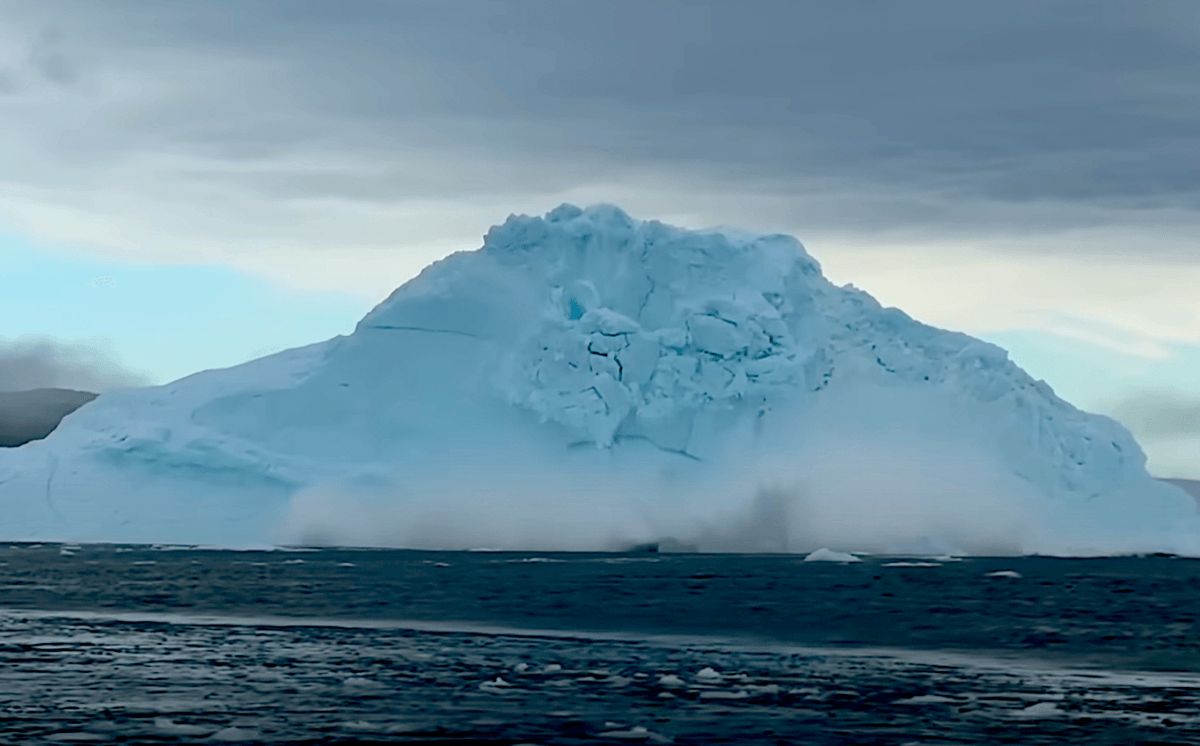 100-Foot Glacier Falls in Greenland, Creates Huge Waves (Video)
