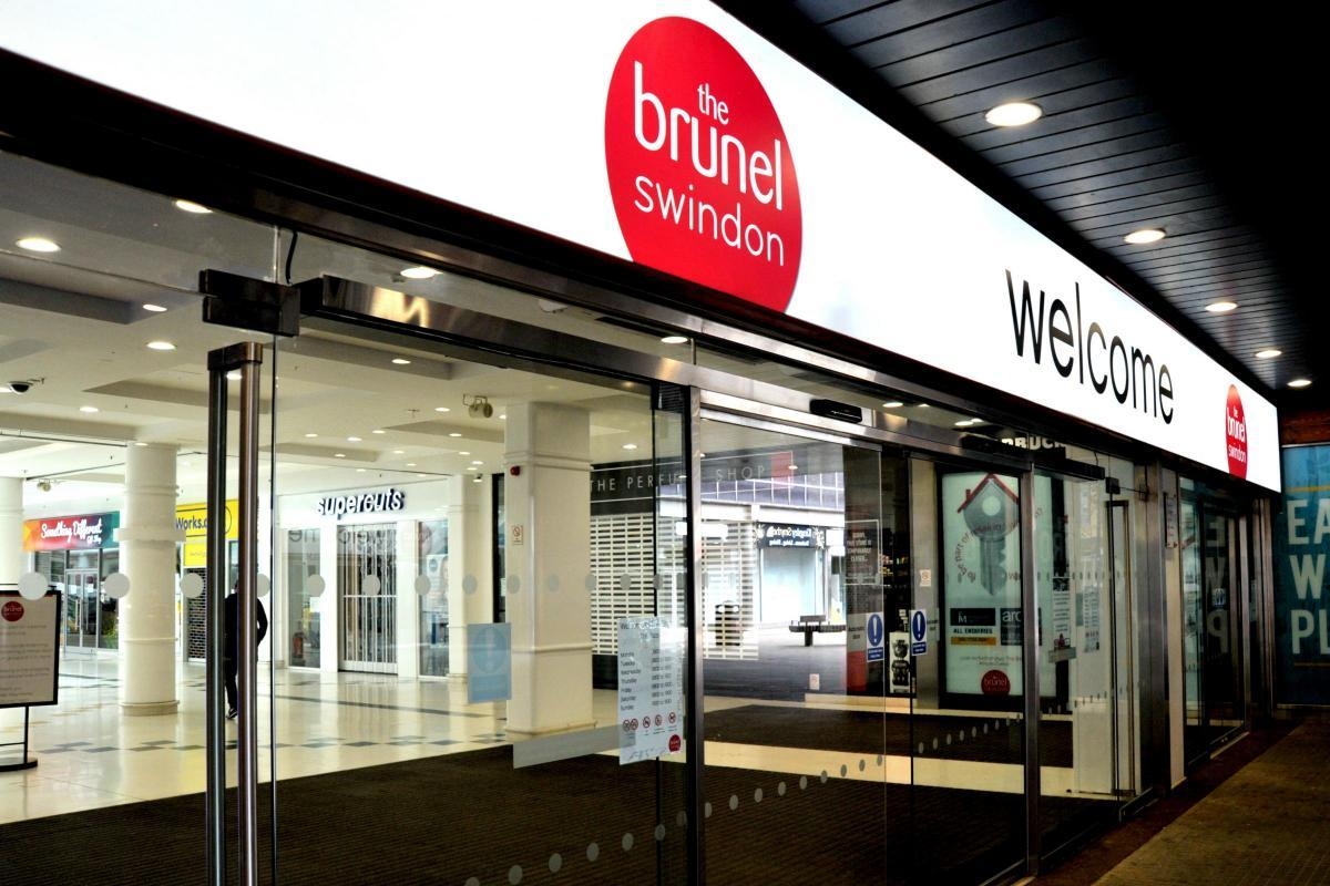 International chain closes town centre shop