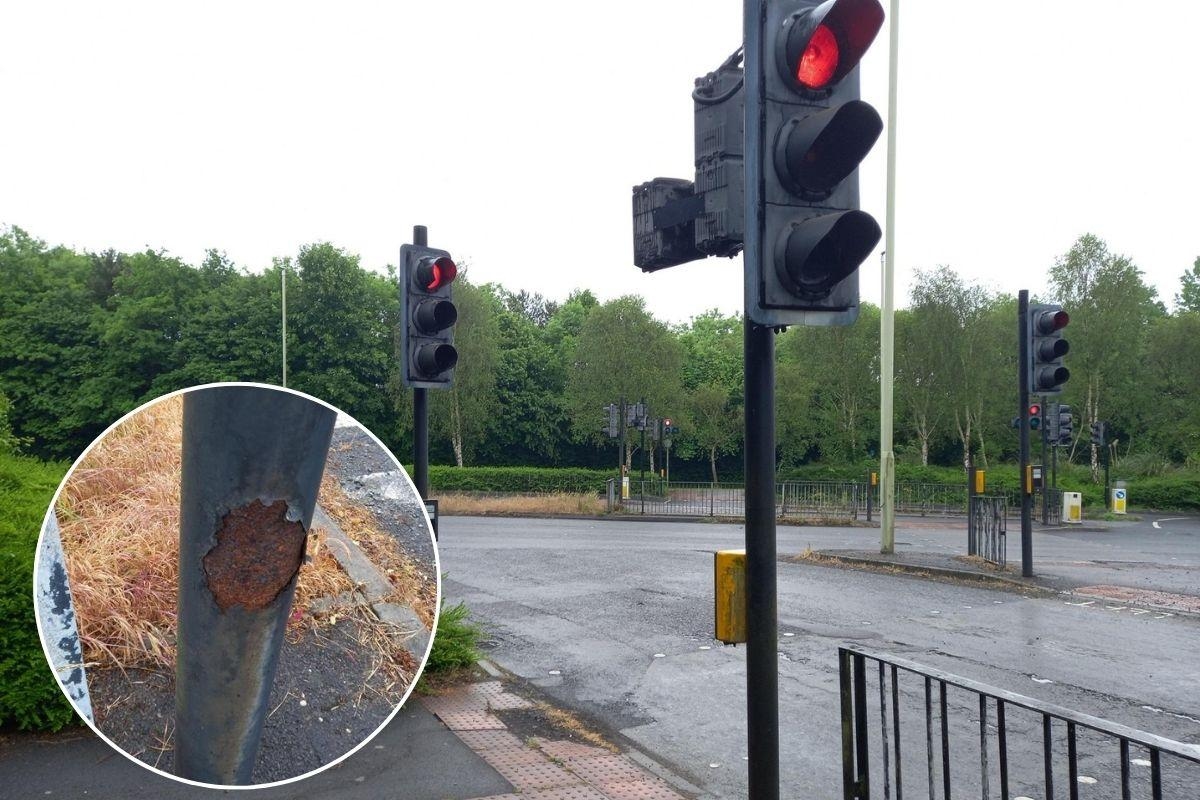Warning of two week road closure during traffic lights works