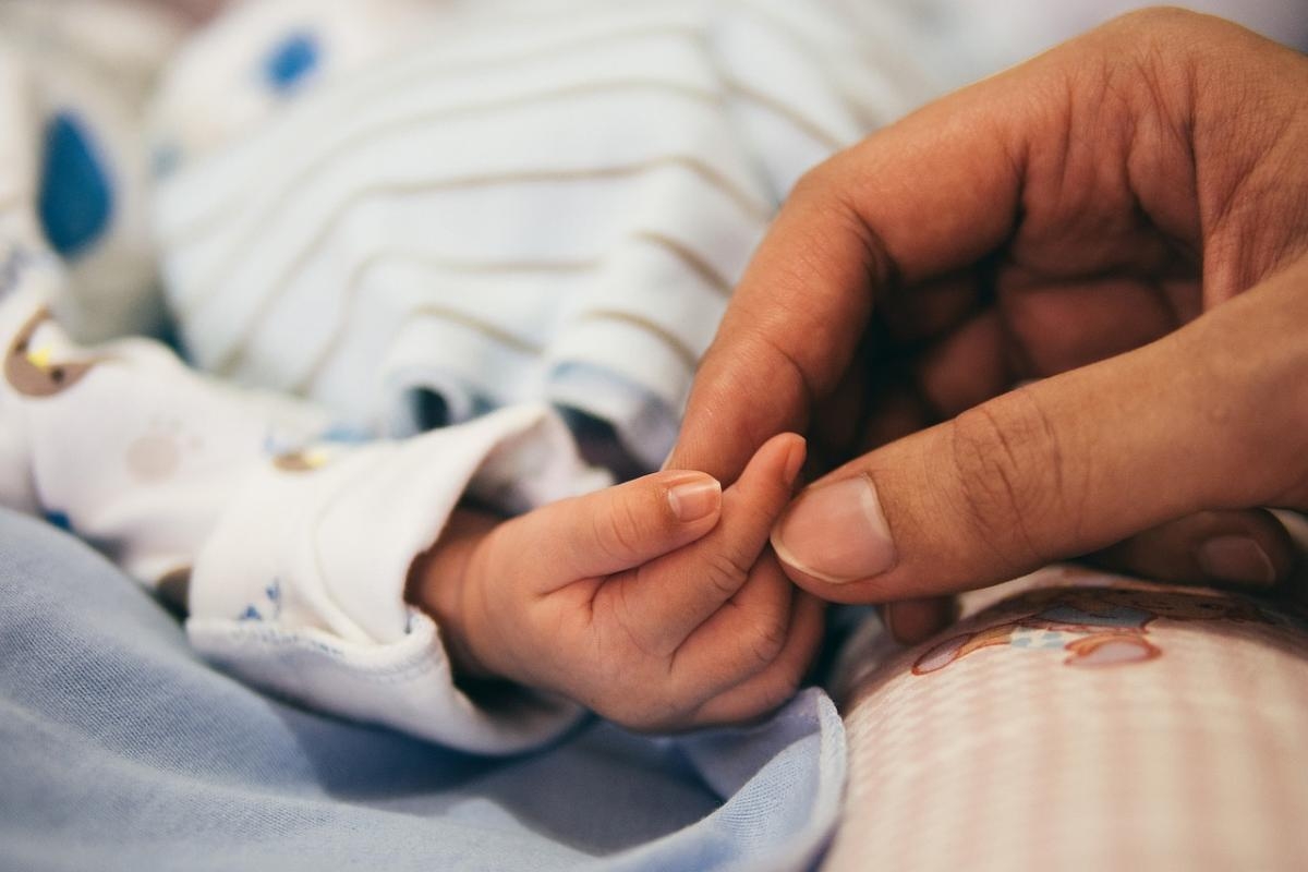 Referrals to specialist mental health service for new mums surge by 80%