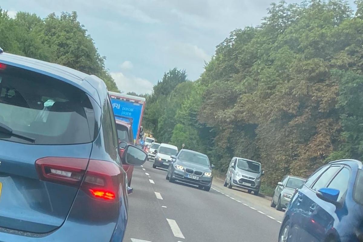Delay warning as roadworks cause long queues on major road to Oxford
