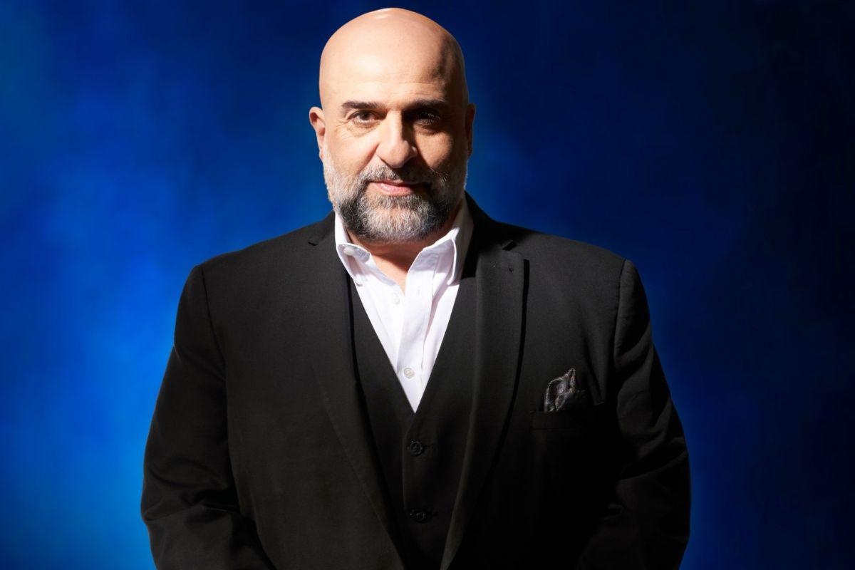 Big comedian turns the tables on locals ahead of upcoming gig