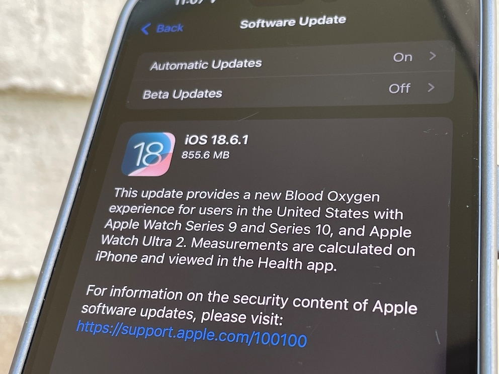 iOS 18.6.1 Is Here! Should You Install the Update Right Away?