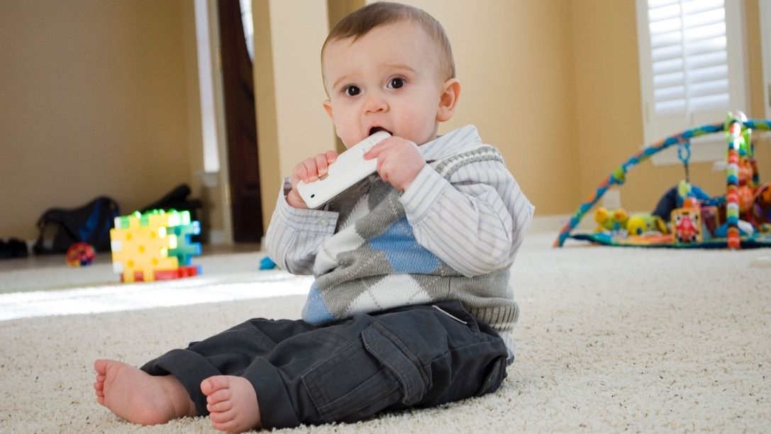 When to Give Your Child a Smartphone: Essential Tips for Parents