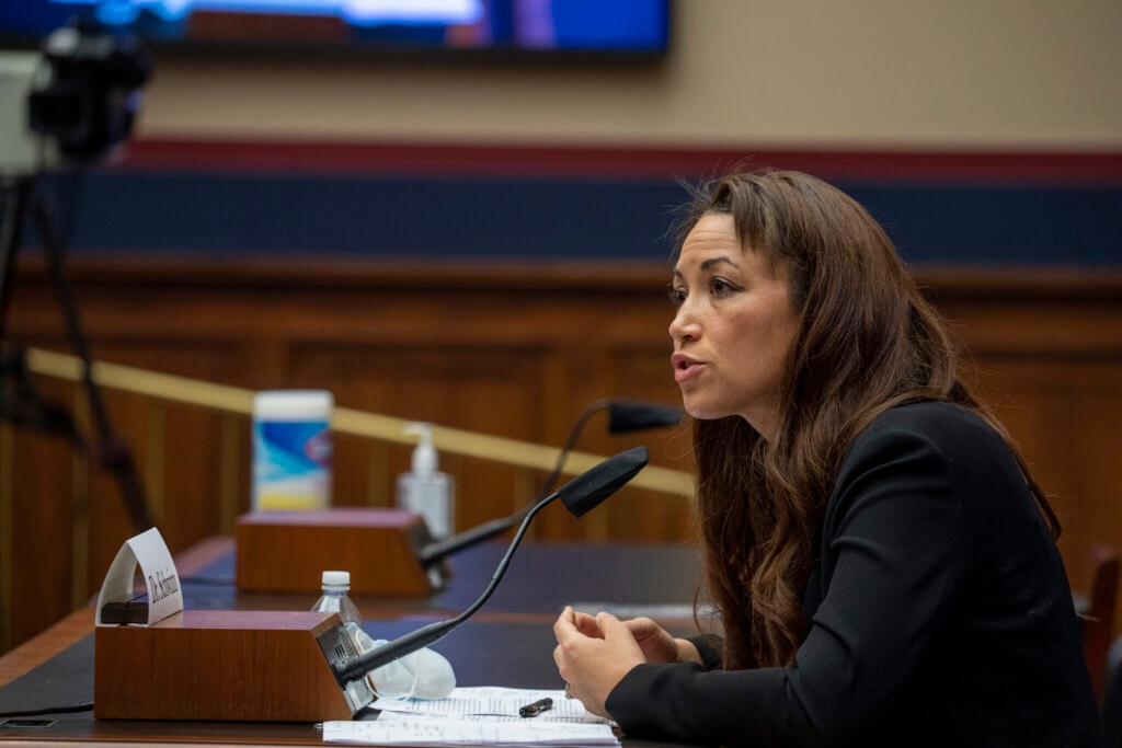 Former Tennessee education leader promises feds she will cut conflicts