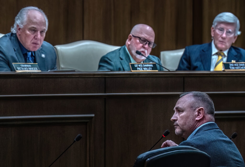 Tennessee lawmakers send message to private prisons