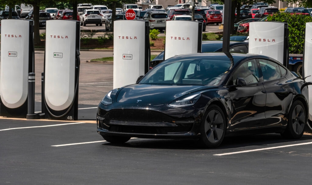 Tennessee program makes progress on EV chargers while frozen federal projects languish